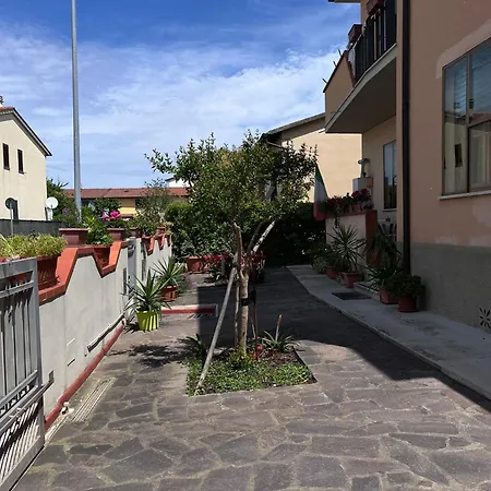 Viavai Airport Casa de hóspedes 3*