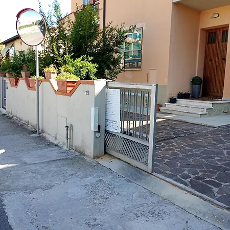 Viavai Airport Casa de hóspedes 3*