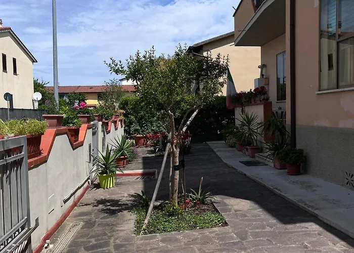 Viavai Airport ゲストハウス 3*