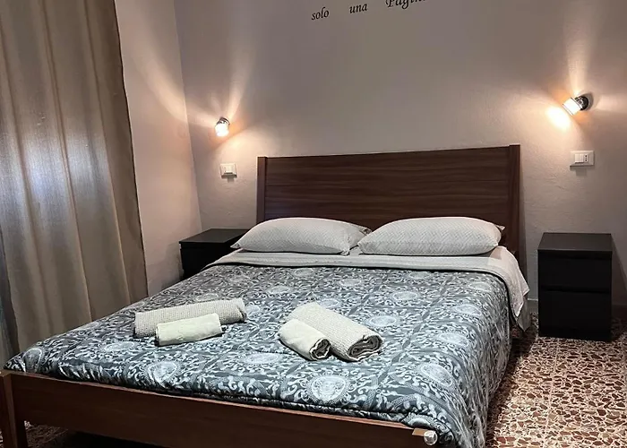 Viavai Airport ゲストハウス ピサ