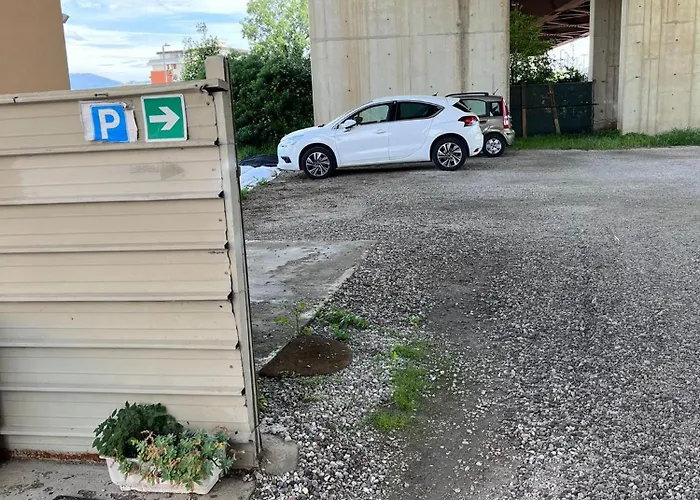 Viavai Airport ピサ